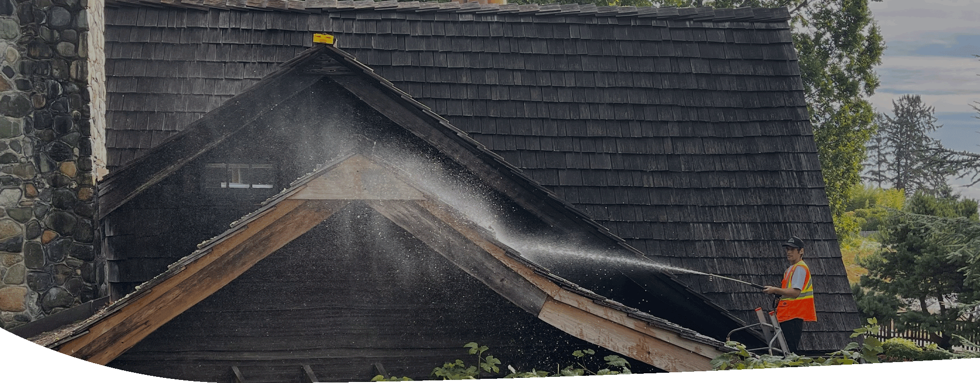 Roof Washing by a Skilled Worker